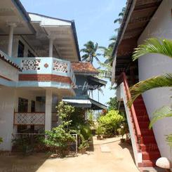 OCEAN MOON Cabanas, Restaurant and Rooms