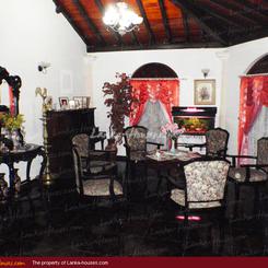 COLONIAL HOUSE