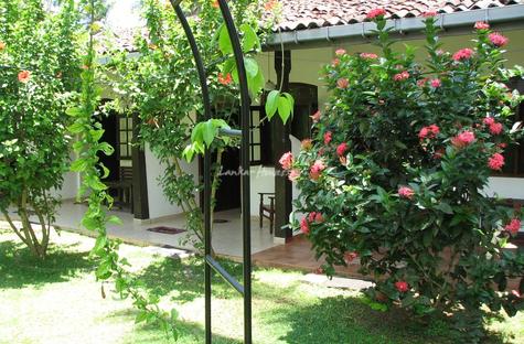 Sonri Villa Guesthouse (ex. SEA VIEW Upul Guest House)