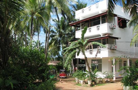Sonri Villa White House (ex. UPUL'S WHITE House)