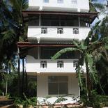 Sonri Villa White House (ex. UPUL'S WHITE House)