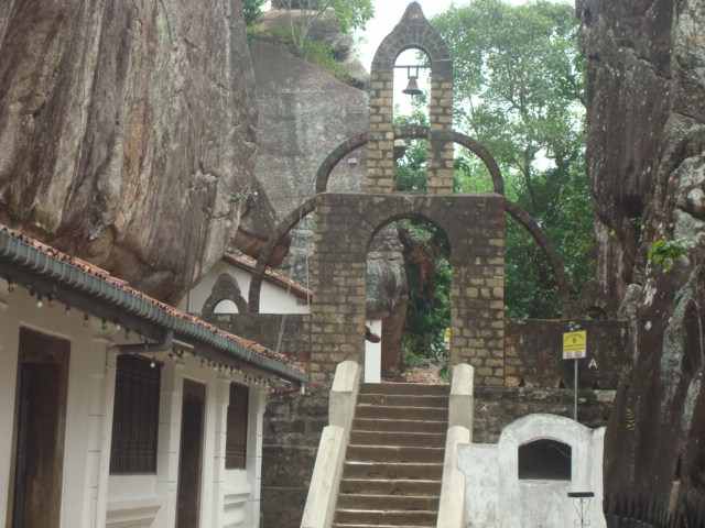 Aluviharaya Cave Temple