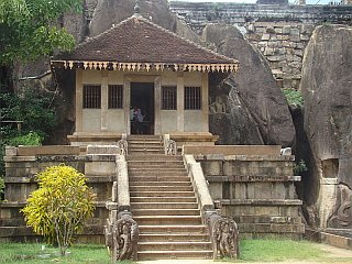 Храм Исурумуния, Isurumuniya Temple